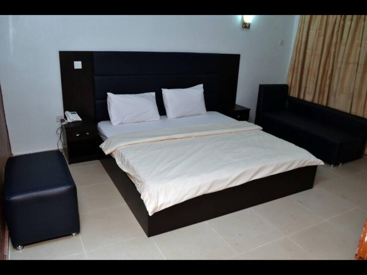 Royal Kaft Hotel Ikorodu Ngoại thất bức ảnh