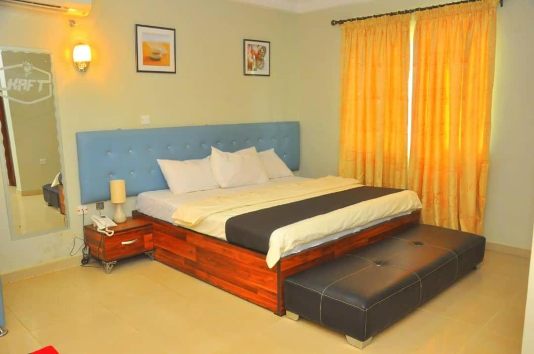 Royal Kaft Hotel Ikorodu Ngoại thất bức ảnh